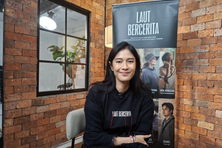 laut bercerita dian sastro